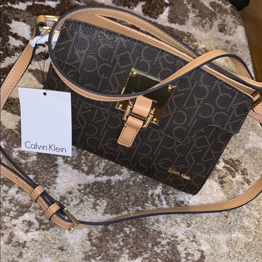 BRAND NEW* leather Calvin Klein cross body bag